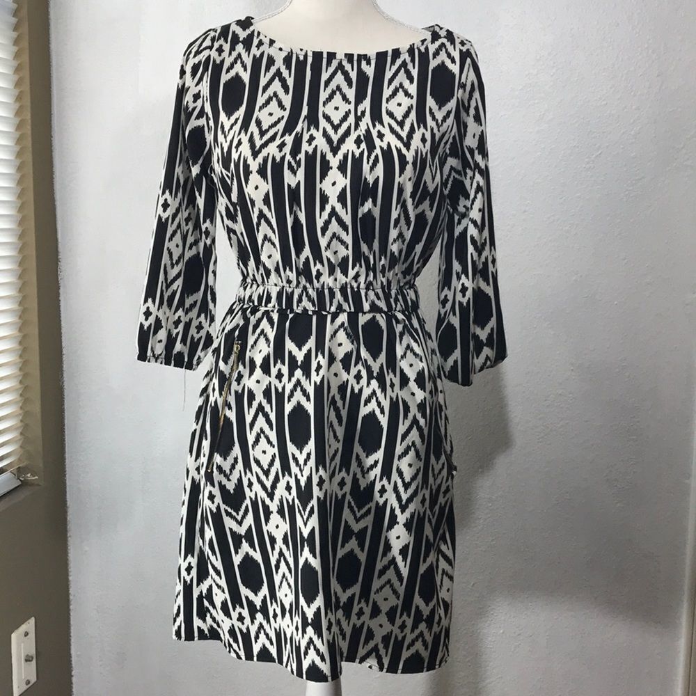 Tribal print dress‎